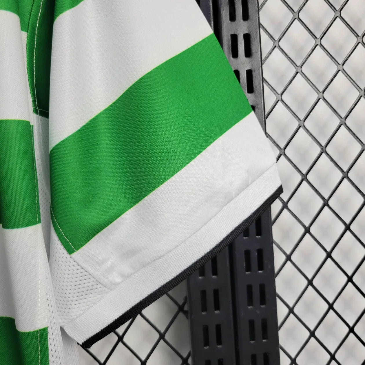 2001/2003 Retro Celtic Home Football Jersey